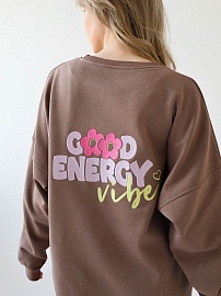 Свитшот с О-вырезом с вышивкой на спине Good energy vibe в Иркутске